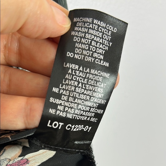 Tahari Black and Cream Floral Kimono L/XL - Picture 9 of 10